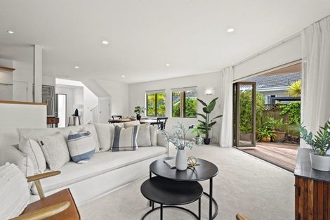 Photo of property in 2/321 Lake Road, Hauraki, Auckland, 0622