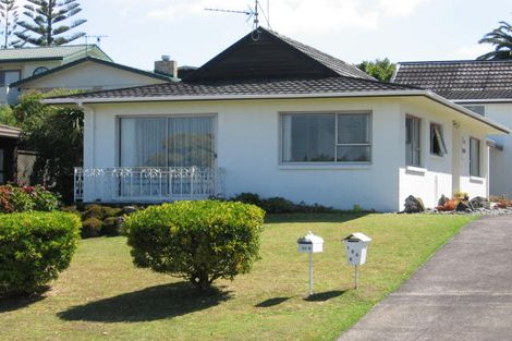 Photo of property in 2/123 Glamorgan Drive, Torbay, Auckland, 0630