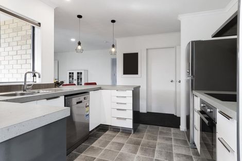 Photo of property in 4 Nicole Place, Papamoa Beach, Papamoa, 3118