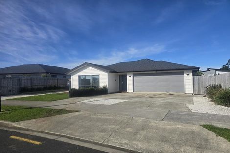 Photo of property in 12 Opouatu Avenue, Glenbrook, Waiuku, 2681