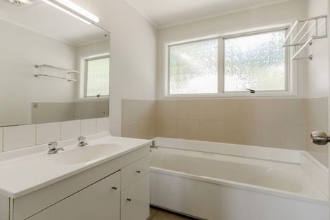 Photo of property in 9 Kilcar Place, Massey, Auckland, 0614