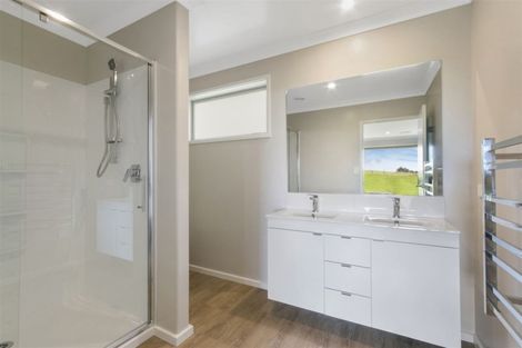 Photo of property in 202b Thompsons Track, Aongatete, 3178