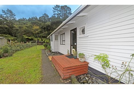 Photo of property in 21a Birdwood Road, Swanson, Auckland, 0612