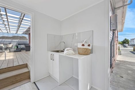 Photo of property in 1/11 George Street, Mangere East, Auckland, 2024