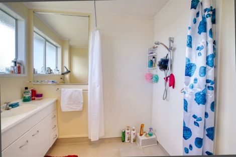 Photo of property in 2 Ngaparaoa Drive, Maketu, 3189