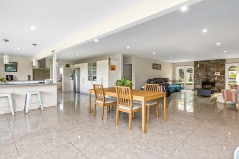 Photo of property in 49 Tawa Road, Kumeu, 0891