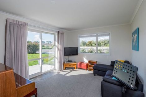 Photo of property in 55 Garth Road, Levin, 5571