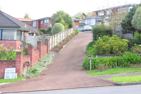 Photo of property in 22 Kells Place, Botany Downs, Auckland, 2010