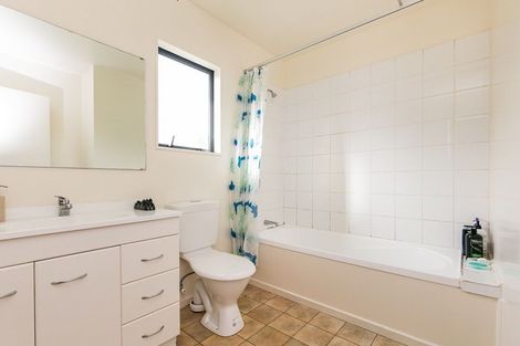 Photo of property in 157b Newlands Road, Newlands, Wellington, 6037