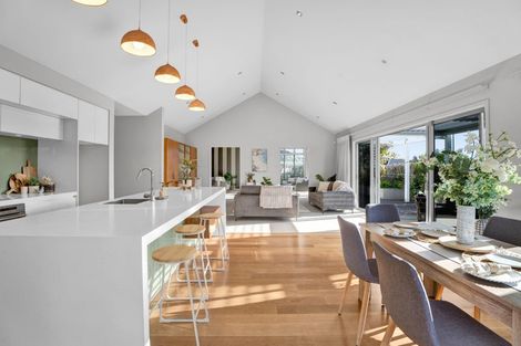 Photo of property in 1 Gleneagles Way, Waiwhakaiho, New Plymouth, 4312