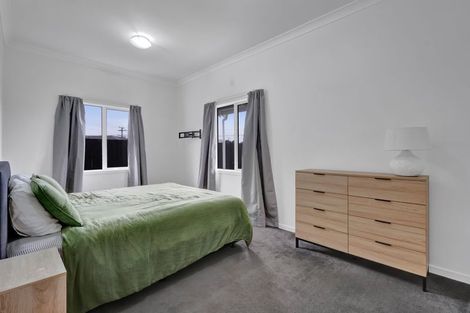 Photo of property in 15e Rospeath Crescent, Spotswood, New Plymouth, 4310