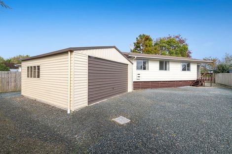 Photo of property in 2/26 Parakai Avenue, Parakai, 0830