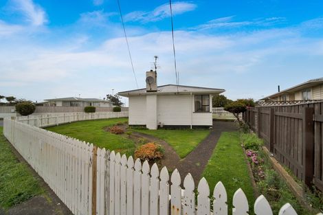 Photo of property in 21 Pacey Avenue, Hawera, 4610