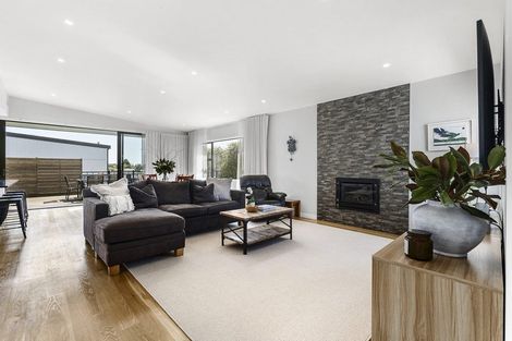 Photo of property in 7/2a Montrose Place, Highlands Park, New Plymouth, 4312