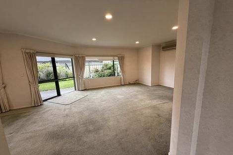 Photo of property in 11 Addington Place, Taradale, Napier, 4112