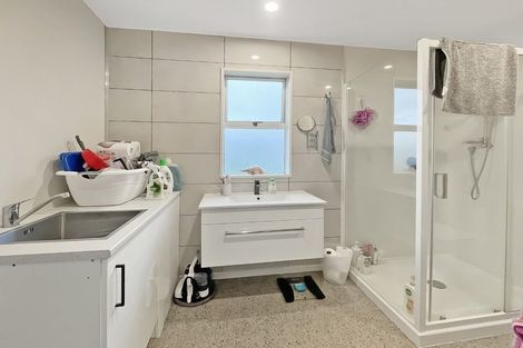 Photo of property in 1b Yeo Place, Taradale, Napier, 4112