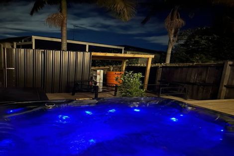 Photo of property in 15 Oki Place, Glenfield, 0629