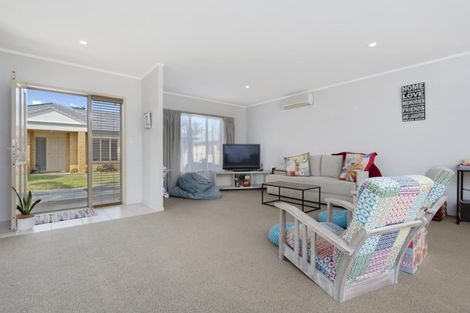 Photo of property in Diamond Sands, 2/644 Grenada Street, Papamoa Beach, Papamoa, 3118