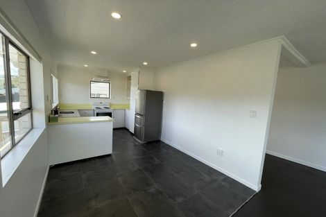 Photo of property in 37 Herekawe Drive, Spotswood, New Plymouth, 4310