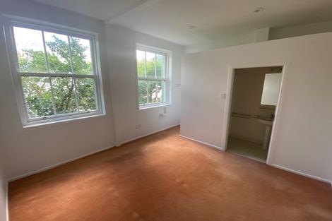Photo of property in 2u1 King Street, Mount Cook, Wellington, 6021