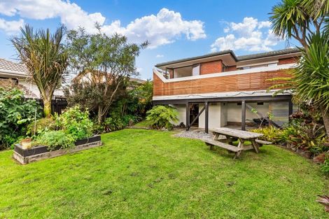 Photo of property in 2/6 Annette Avenue, Te Atatu South, Auckland, 0610