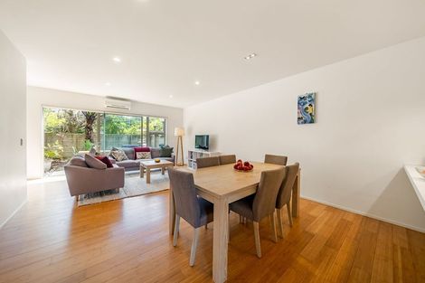 Photo of property in 60 Saddleback Grove, Karori, Wellington, 6012