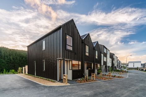 Photo of property in 92 Ara Paiwhenua, Tawa, Wellington, 5028