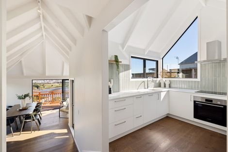 Photo of property in 10 Hobday Lane, Mount Pleasant, Christchurch, 8081