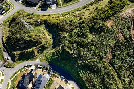 Photo of property in 19 Oakum Road, Whitby, Porirua, 5024