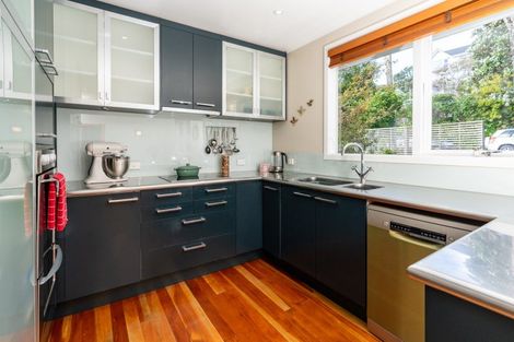 Photo of property in 8 Torwood Road, Khandallah, Wellington, 6035