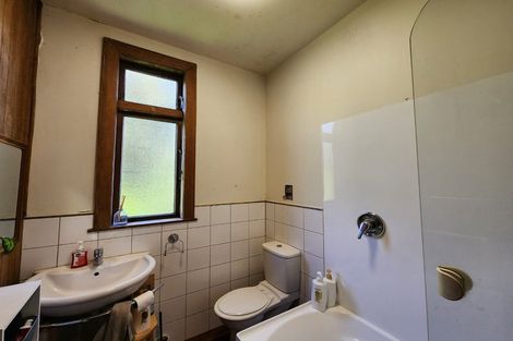 Photo of property in 76 Glenmore Street, Northland, Wellington, 6012