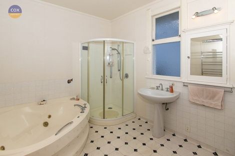 Photo of property in 2 Gladstone Road, Bluff Hill, Napier, 4110