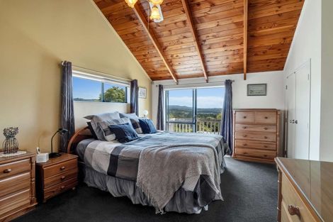 Photo of property in 11 North Way, Titirangi, Auckland, 0604