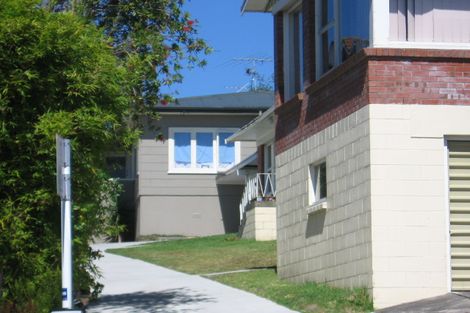 Photo of property in 2/497 Beach Road, Murrays Bay, Auckland, 0630