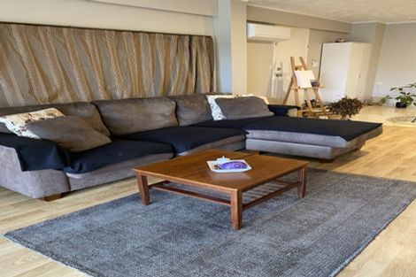 Photo of property in 5 Yarra Place, Botany Downs, Auckland, 2010