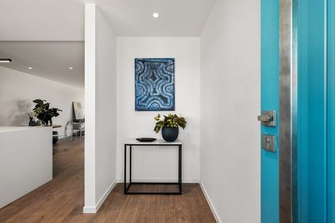 Photo of property in 96 Apu Crescent, Lyall Bay, Wellington, 6022