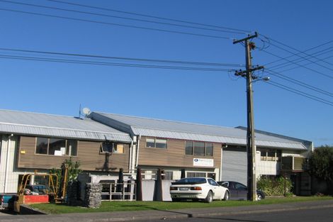Photo of property in 1/111 Old Wairoa Road, Papakura, 2110