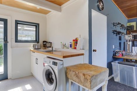 Photo of property in 8 Nukumaru Parade, Waiinu Beach, Whanganui, 4588
