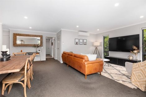 Photo of property in 31 Mooring Close, Whitby, Porirua, 5024