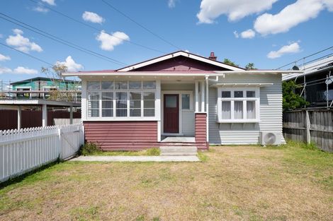 Photo of property in 16 Coates Street, Hamilton East, Hamilton, 3216