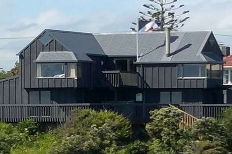 Photo of property in 79 Karaka Street, Castlecliff, Whanganui, 4501