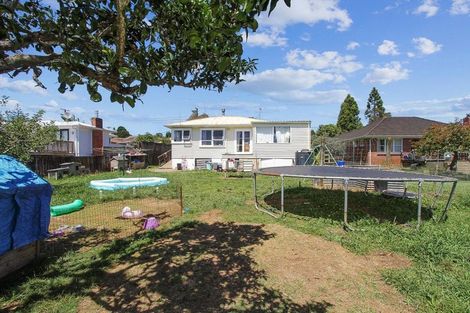 Photo of property in 24 Ranui Avenue, Ranui, Auckland, 0612