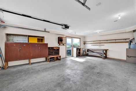 Photo of property in 64 Waiwaka Terrace, Strandon, New Plymouth, 4312