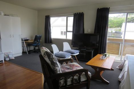 Photo of property in 18 Lambley Road, Titahi Bay, Porirua, 5022