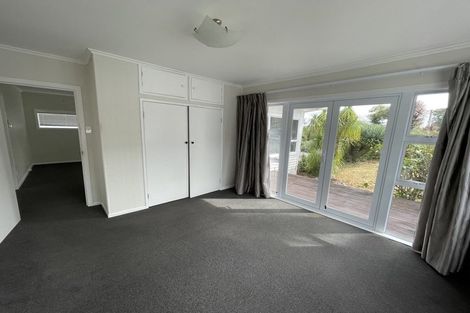 Photo of property in 18 River Road, Te Atatu Peninsula, Auckland, 0610