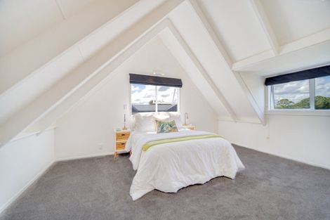 Photo of property in 15 Weka Close, Red Beach, 0932