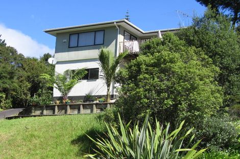 Photo of property in 2/2 Heatherleigh Rise, Northcross, Auckland, 0632