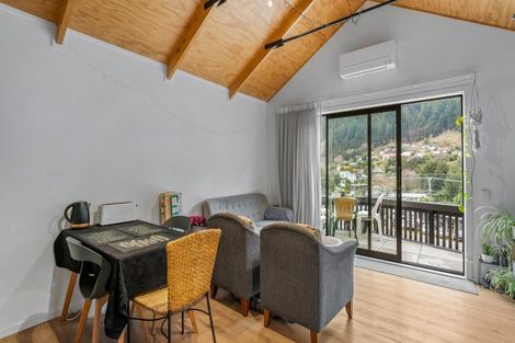 Photo of property in The Alex Apartments, 26/135a Hallenstein Street, Queenstown, 9300
