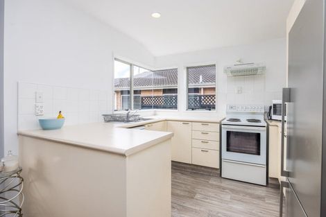 Photo of property in 59 The Grove, Red Beach, 0932