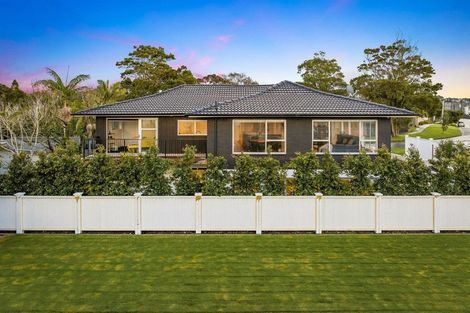 Photo of property in 45a View Road, Campbells Bay, Auckland, 0630
